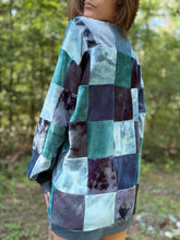 Load image into Gallery viewer, Water Patchwork Pull-over