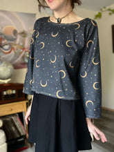 Load image into Gallery viewer, Moon and Stars Quarter Top