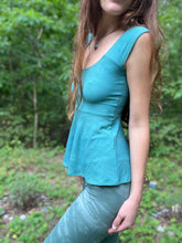 Load image into Gallery viewer, Malachite Flow Top