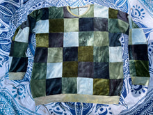 Load image into Gallery viewer, Velour Scrap-work Pull Over
