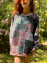 Load image into Gallery viewer, Velour Scrap-work Pull Over

