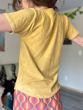 Load image into Gallery viewer, Daisy Daily Tee
