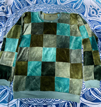 Load image into Gallery viewer, Velour Scrap-work Pull Over
