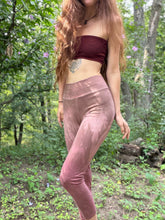 Load image into Gallery viewer, Sedona Rock Leggings
