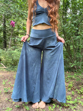 Load image into Gallery viewer, Raven Full Circle Pants
