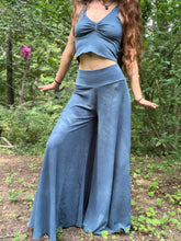 Load image into Gallery viewer, Raven Full Circle Pants
