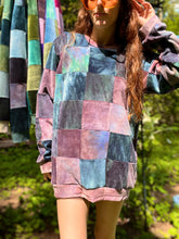 Load image into Gallery viewer, Velour Scrap-work Pull Over
