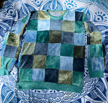 Load image into Gallery viewer, Velour Scrap-work Pull Over
