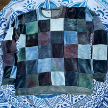 Load image into Gallery viewer, Velour Scrap-work Pull Over
