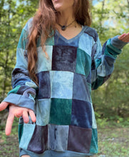 Load image into Gallery viewer, Water Patchwork Pull-over
