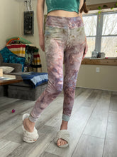 Load image into Gallery viewer, Ice Leggings
