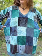Load image into Gallery viewer, Water Patchwork Pull-over
